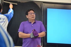 姜老师在授课前.jpg