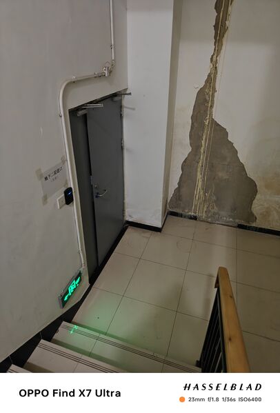 文件:车库入口.jpg